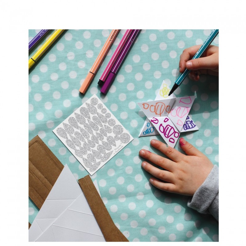 kit-creatif-baguettes-magiques-en-carton (2)