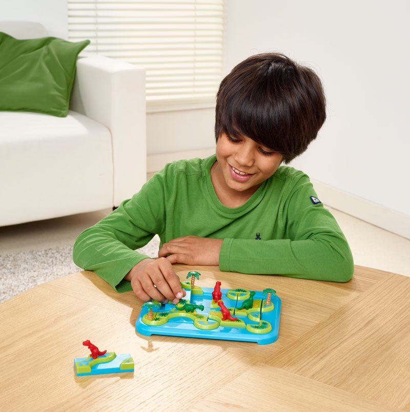 3_smartgames_dinosaurs_kid_2