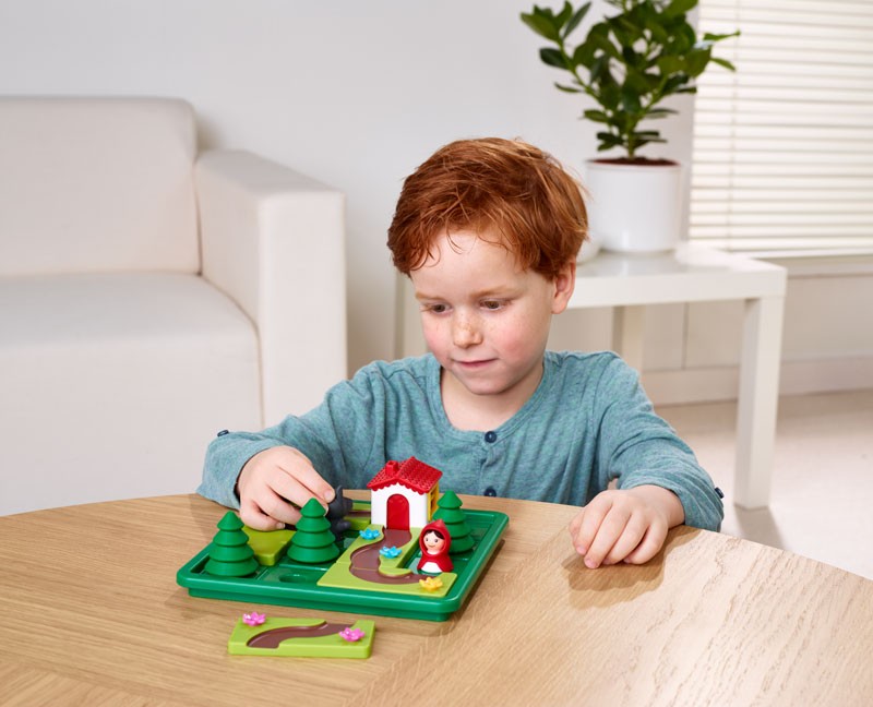 4_smartgames_little_red_riding_hood_kid_2