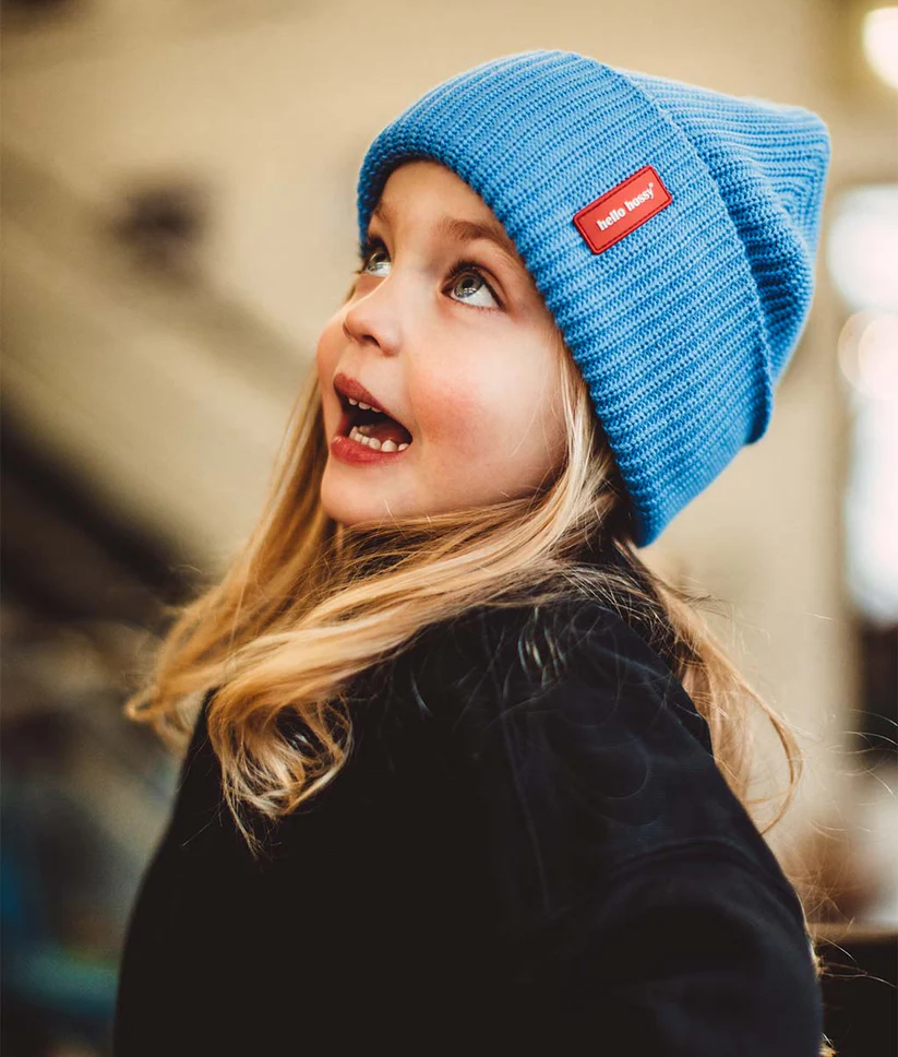 bonnet-colore-enfants-bebes-duo-parents-flow-bleu-hello-hossy