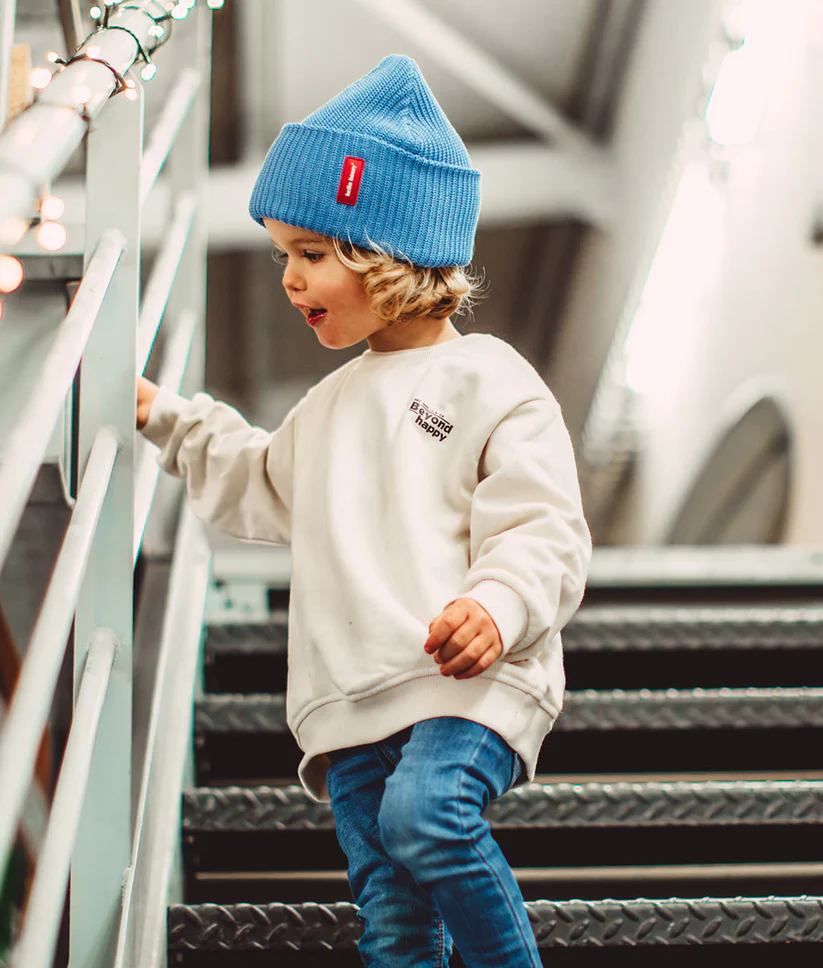 bonnet-colore-enfants-bebes-flow-sans-pompon-bleu-hello-hossy-1