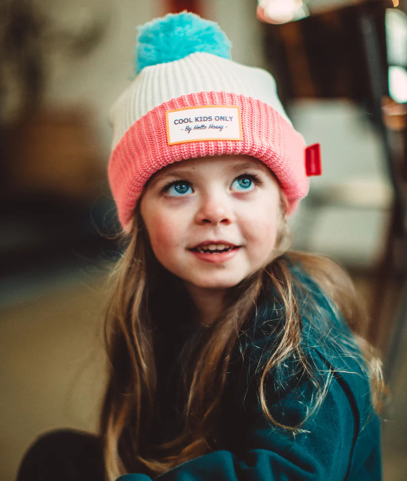 bonnet-enfants-bebes-avec-pompon-coton-biologique-creme-rose-hello-hossy