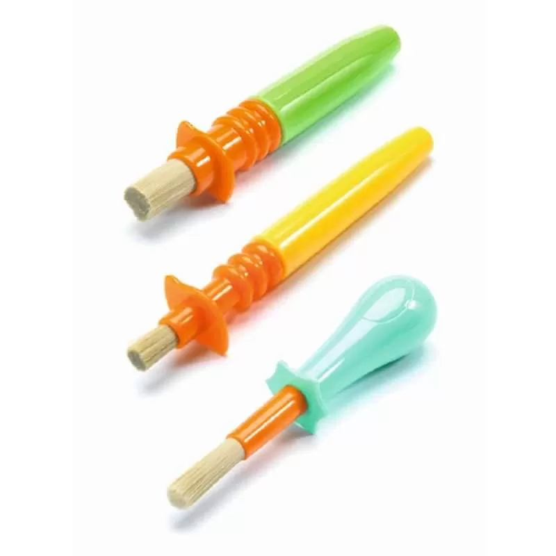 accessoires-des-petits-3-pinceaux-malins-djeco (1)