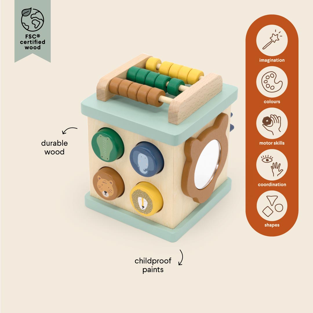 Petit cube d’activité en bois