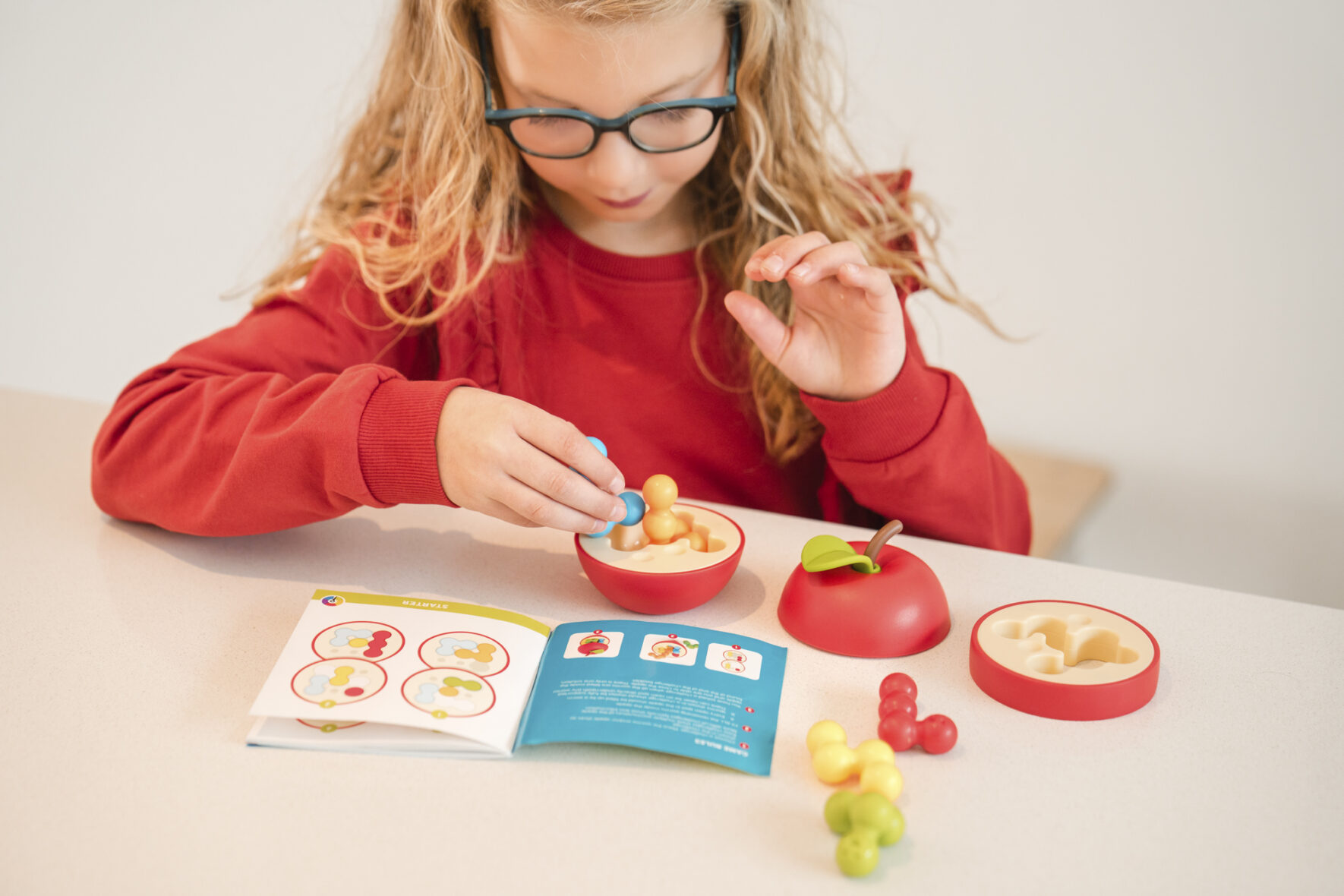 SG-417-Apple-Puzzler-(lifestyle-1)_1