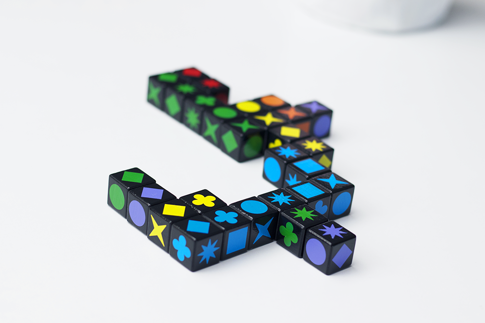 Qwirckle cubes2