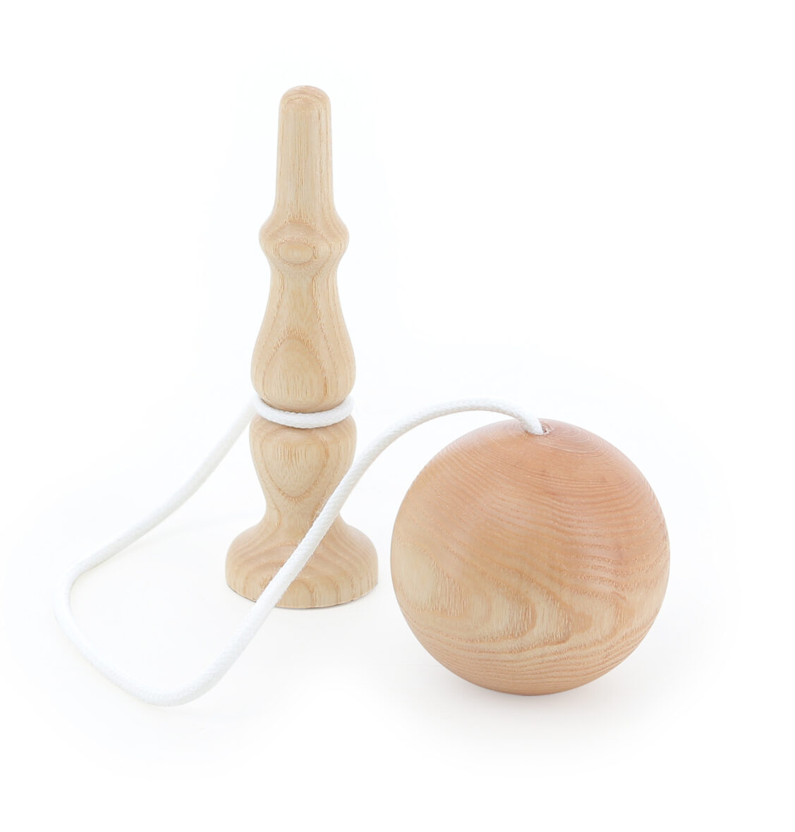 Bilboquet en bois naturel1